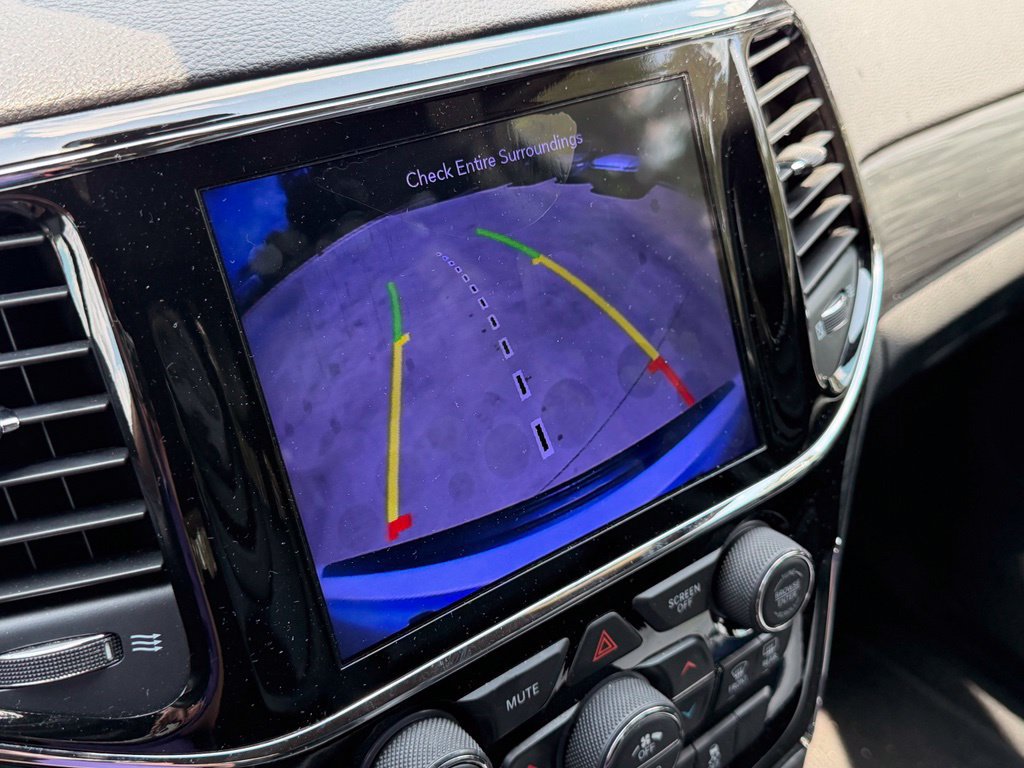 Used 2020 Jeep Grand Cherokee Altitude RWD image 16