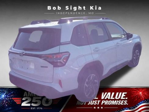 Used 2025 Subaru Forester Premium AWD/4WD image 5