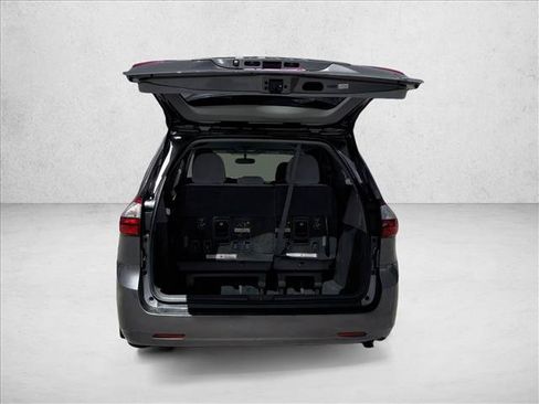 Used 2015 Toyota Sienna LE FWD image 7
