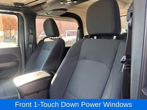 Used 2019 Jeep Wrangler Sport image 17