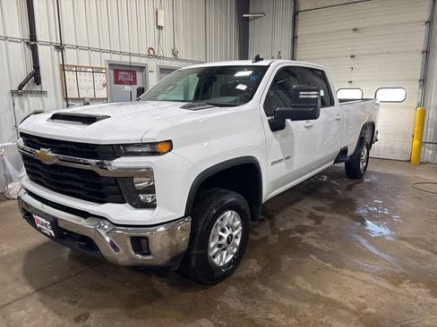 Used 2025 Chevrolet Silverado 2500 LT w/ Convenience Package AWD/4WD image 6