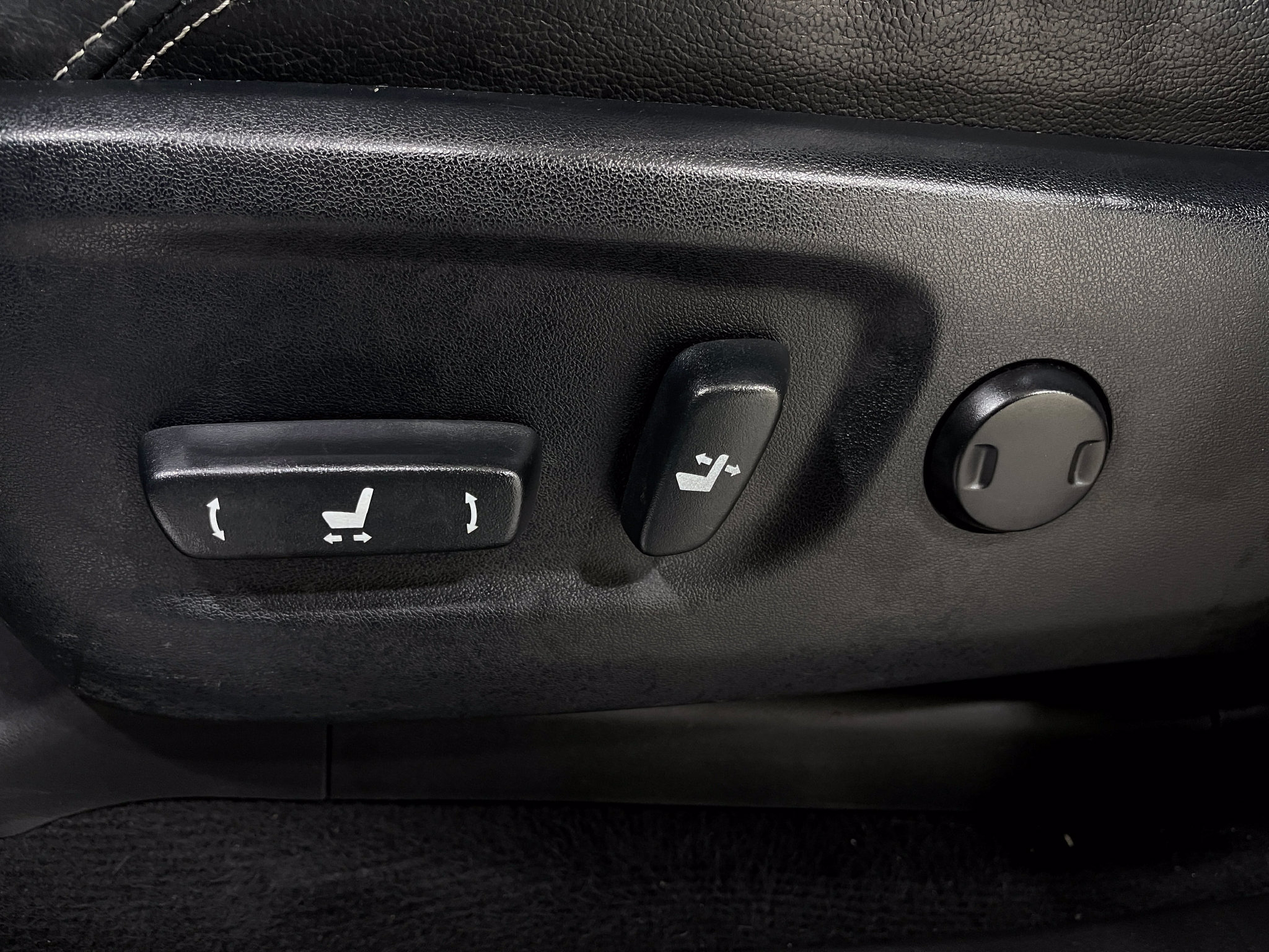 Used 2015 Toyota 4Runner Limited AWD/4WD image 16
