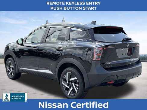 Used 2026 Nissan Kicks SV FWD image 3