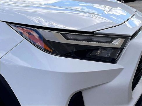 Certified 2025 Toyota RAV4 LE AWD/4WD image 32