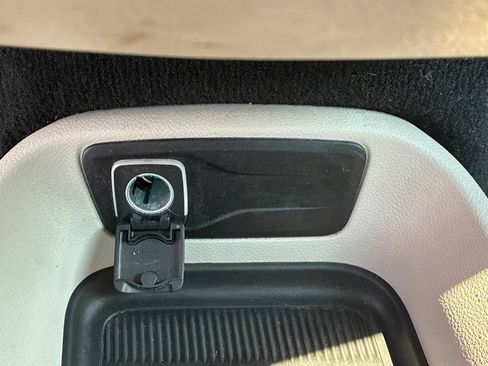 Used 2024 Chrysler Pacifica Touring-L FWD image 33