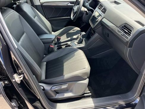 Used 2023 Volkswagen Tiguan SE FWD image 25