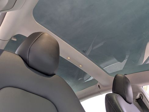 Used 2018 Tesla Model 3 Long Range RWD image 21