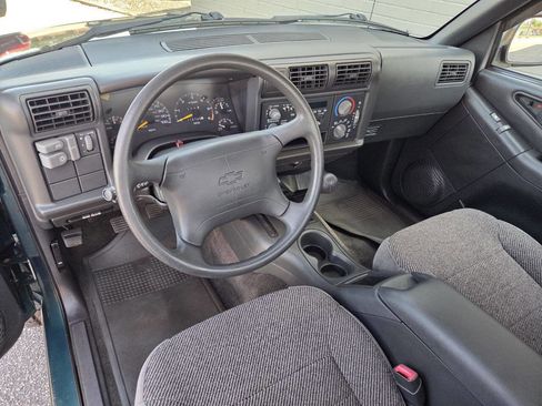 Used 1997 Chevrolet S10 Pickup LS w/ Wide Stance Suspension Pkg image 12