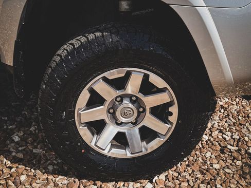 Used 2016 Toyota 4Runner Trail AWD/4WD image 31