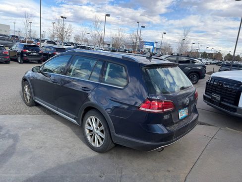 Used 2018 Volkswagen Golf Alltrack SE image 4