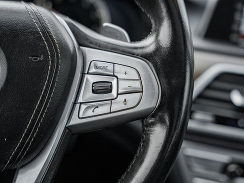 Used 2018 BMW 750i xDrive image 28