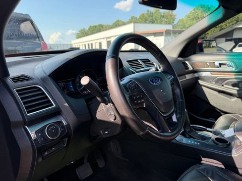 Used 2016 Ford Explorer Limited FWD image 17