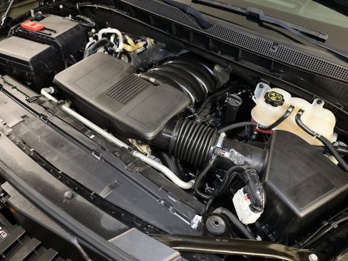 Used 2023 Chevrolet Suburban Premier w/ Advanced Technology Package image 37