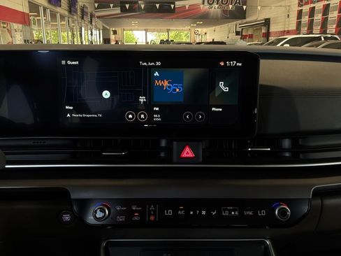 Used 2026 Kia Carnival FWD image 29