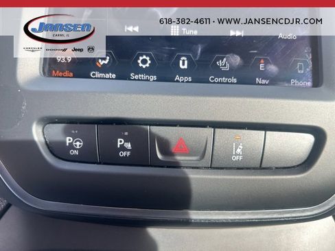 Used 2023 Jeep Cherokee Altitude Lux image 23