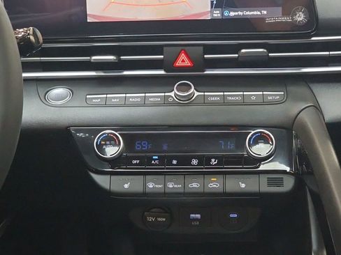 Certified 2025 Hyundai Elantra SEL image 21