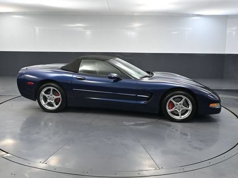 Used 2001 Chevrolet Corvette Convertible RWD image 4
