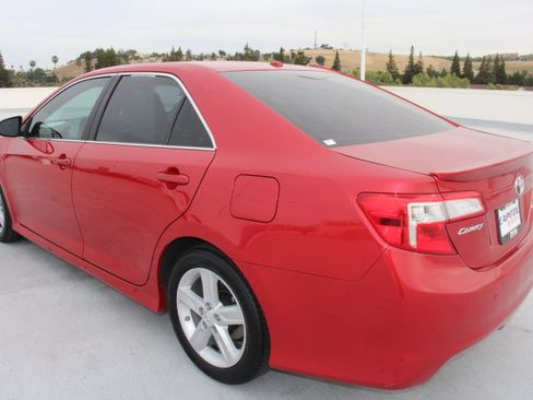 Used 2012 Toyota Camry SE image 5