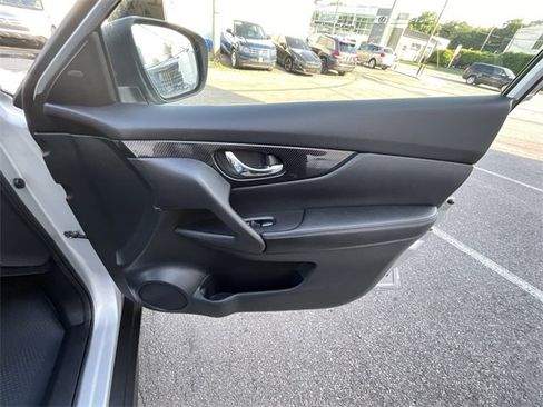 Used 2019 Nissan Rogue SL image 31