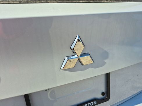 New 2026 Mitsubishi Outlander SE image 75