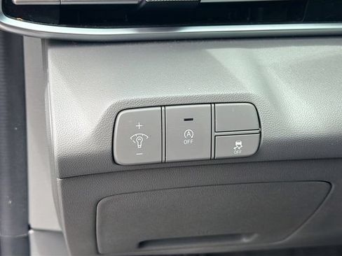 Used 2024 Hyundai Elantra SE FWD image 10