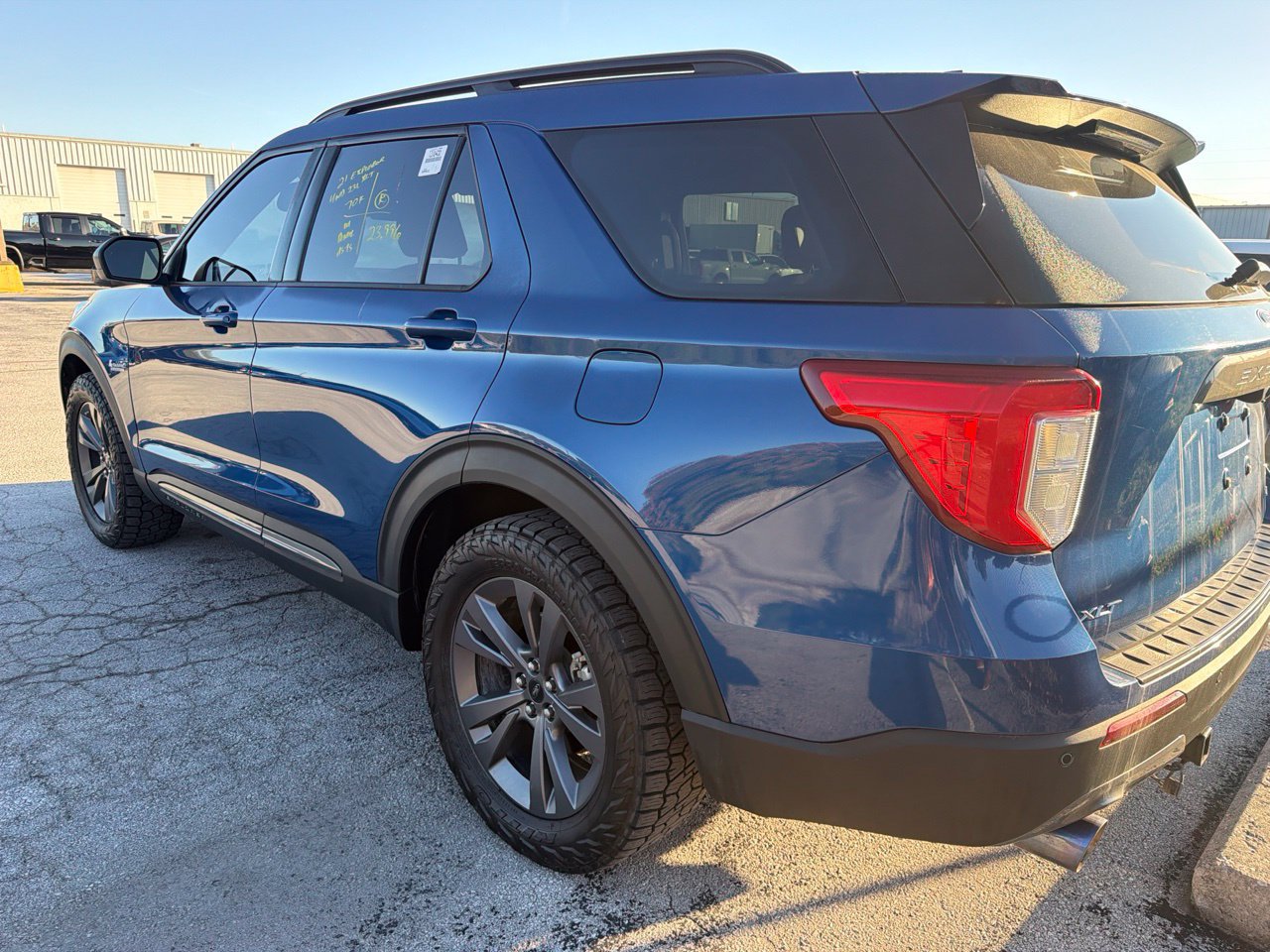 Used 2021 Ford Explorer XLT w/ Equipment Group 202A AWD/4WD image 7