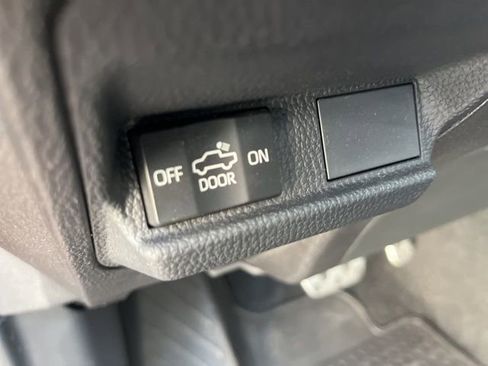 Used 2025 Toyota Tacoma TRD Off-Road image 14