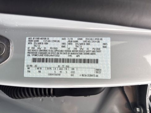 Used 2025 Ford Escape SE image 30