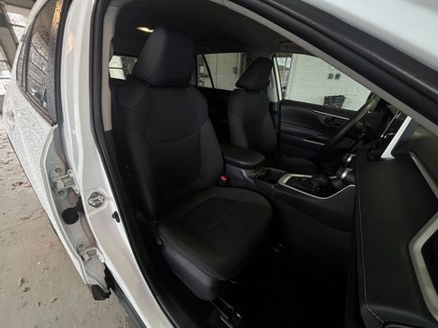 Used 2025 Toyota RAV4 LE image 40