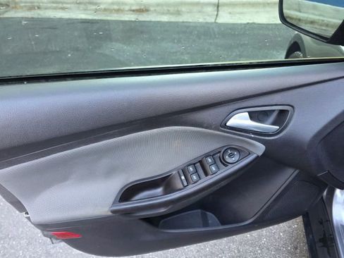 Used 2014 Ford Focus SE image 11