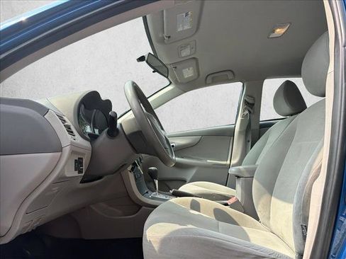 Used 2010 Toyota Corolla LE FWD image 12