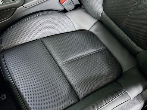 New 2026 Porsche Macan image 22