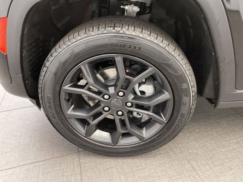 New 2025 Jeep Grand Cherokee Limited AWD/4WD image 8