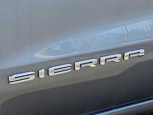 Used 2025 GMC Sierra 1500 SLT AWD/4WD image 30
