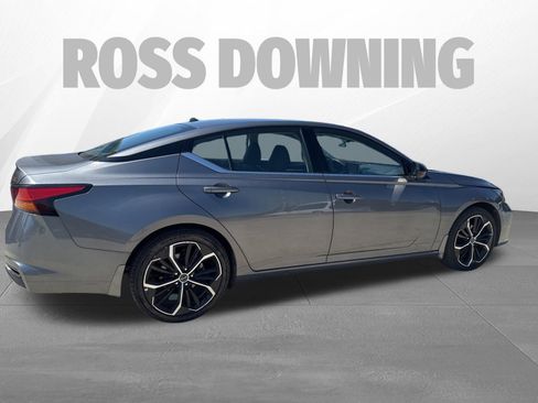 Used 2024 Nissan Altima 2.5 SR FWD image 7