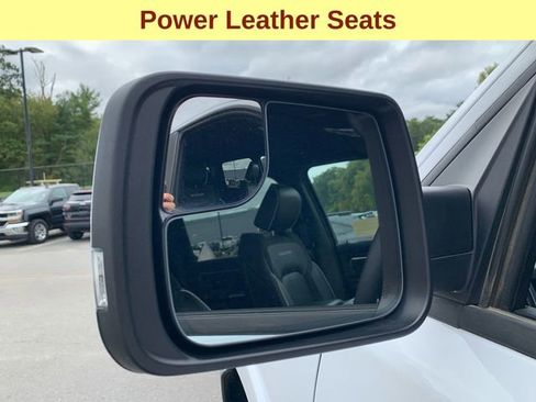 Used 2025 RAM 1500 Laramie image 8