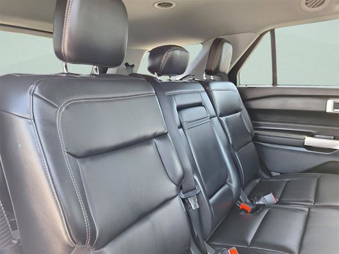 Used 2022 Ford Explorer XLT w/ Equipment Group 202A image 28