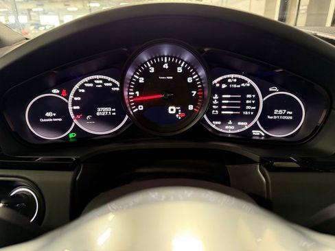 Used 2021 Porsche Cayenne Coupe image 10