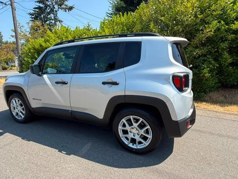 Used 2020 Jeep Renegade Sport w/ Sport Appearance Group FWD image 12