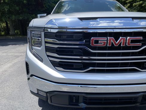 Used 2022 GMC Sierra 1500 SLT w/ SLT Premium Package AWD/4WD image 15
