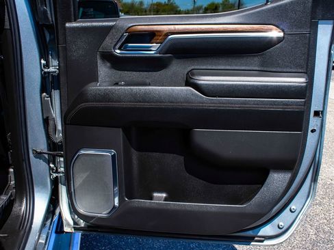 Used 2024 Chevrolet Silverado 1500 High Country w/ Technology Package AWD/4WD image 12
