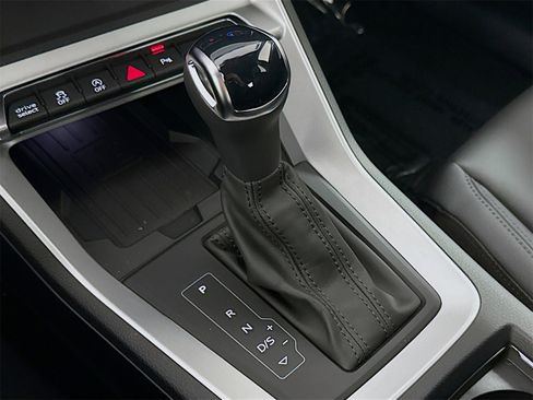 New 2025 Audi Q3 2.0T Premium image 15