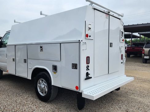 Used 2024 Ford E-350 and Econoline 350 Super Duty w/ Power Windows & Locks Group RWD image 8