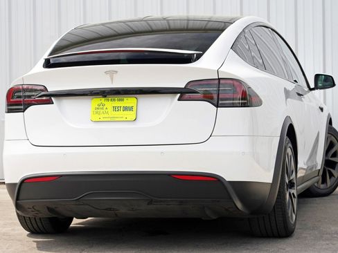 Used 2022 Tesla Model X image 5