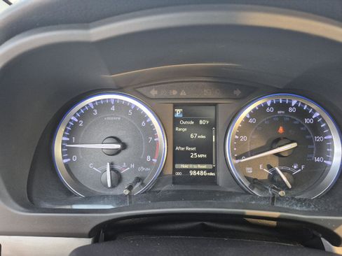 Used 2019 Toyota Highlander XLE FWD image 9