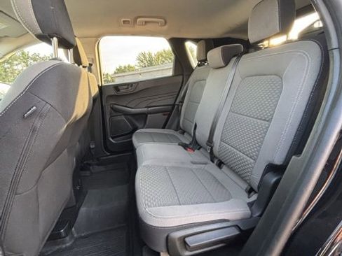 Used 2022 Ford Escape SE image 12