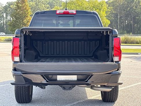 Used 2024 Chevrolet Colorado LT w/ LT Convenience Package RWD image 25