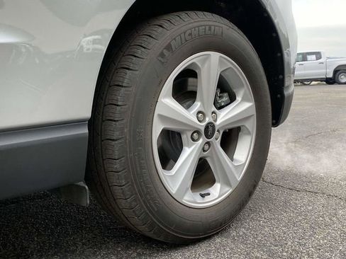 Certified 2024 Ford Edge SE image 11