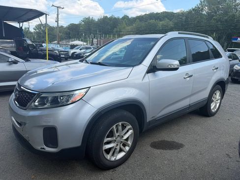 Used 2015 Kia Sorento LX AWD/4WD image 1