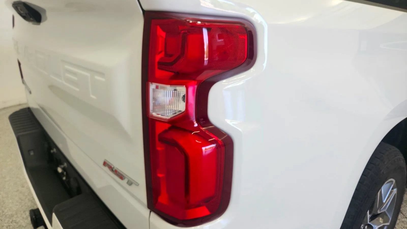 Used 2025 Chevrolet Silverado 1500 RST w/ Convenience Package II AWD/4WD image 32